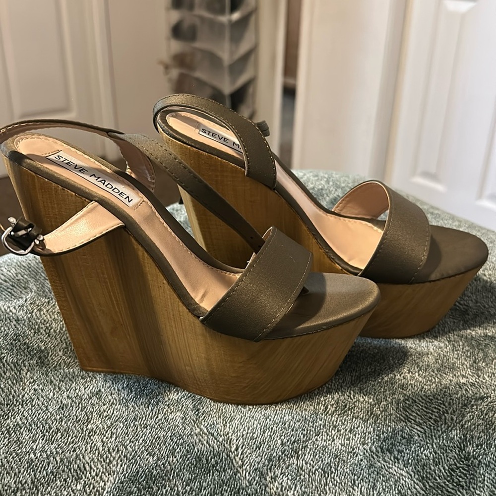 Steve Madden wedges